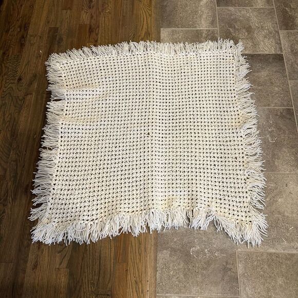 Handmade Afghan white baby Blanket - Picture 6 of 6